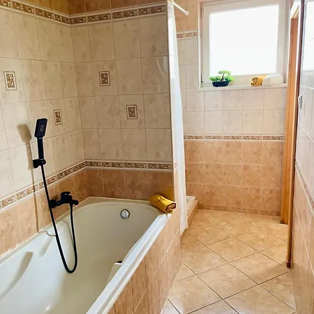 M.f. Apartman